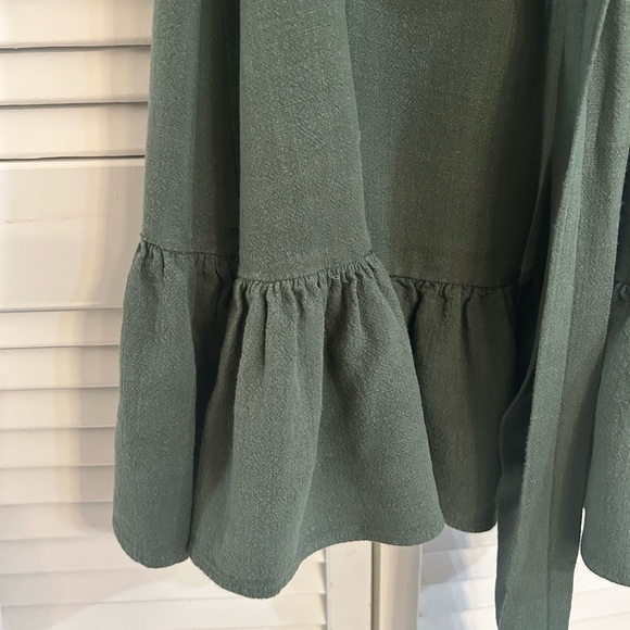 Sleeveless Green Tie-Waist Mini Dress with Ruffle Hem - Picture 5 of 9